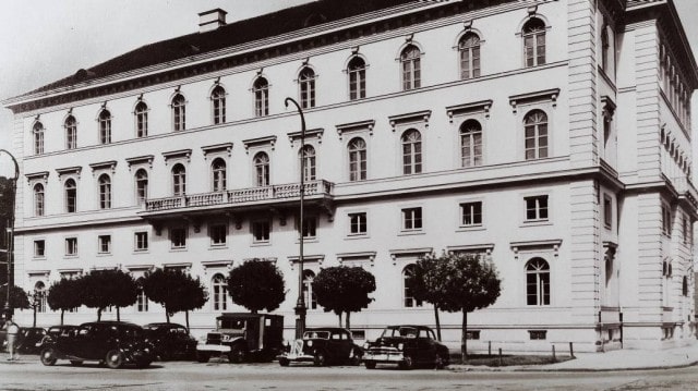 ساختمان قدیمی شرکت اینورتر زیمنس